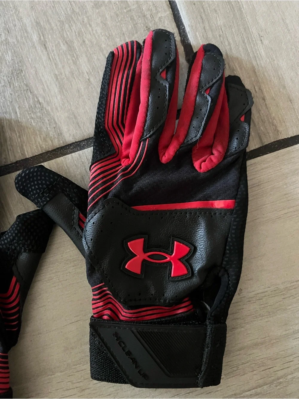 Under Armour Kids Black and Red Batting Athletic Gloves